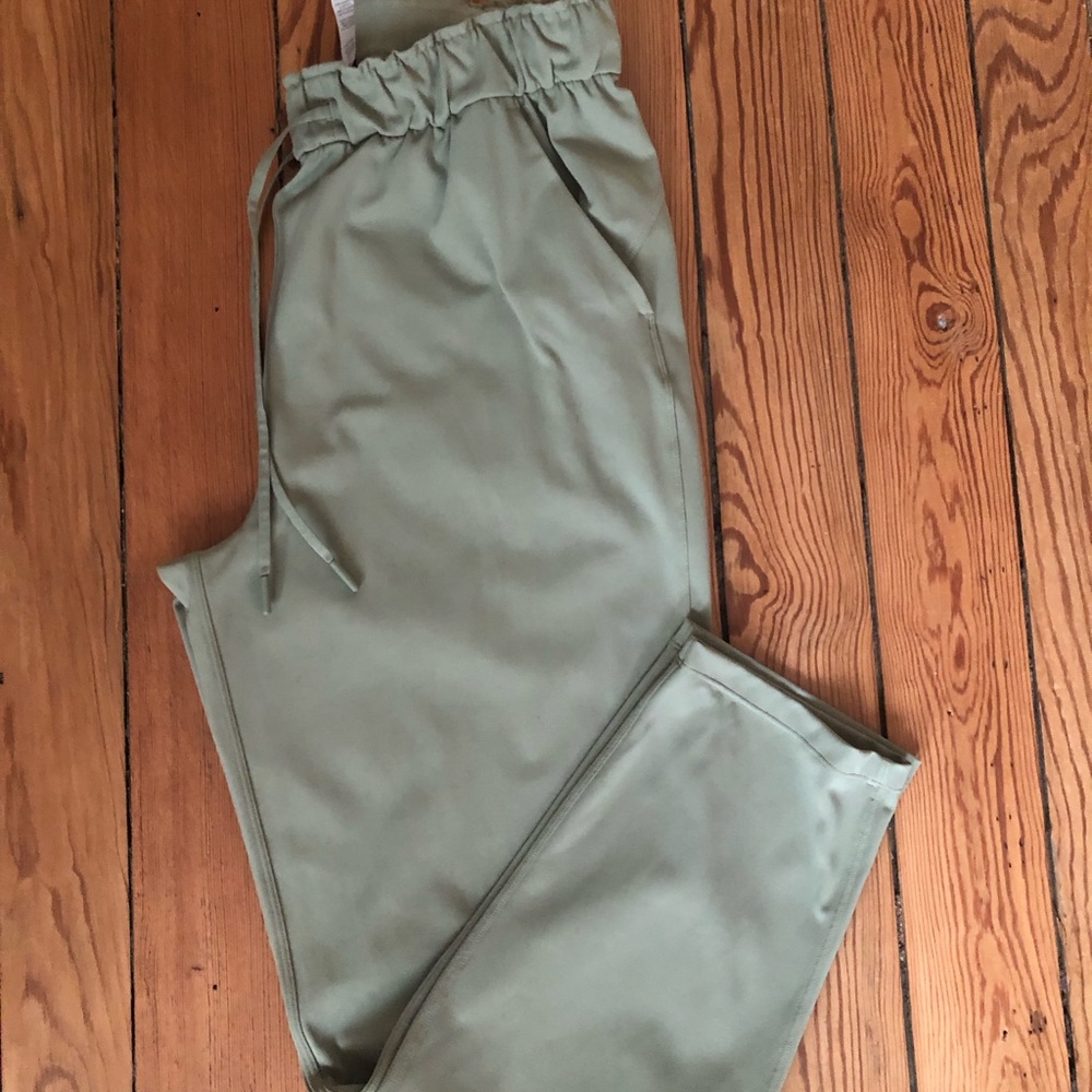 Lululemon - Picture 3 of 4